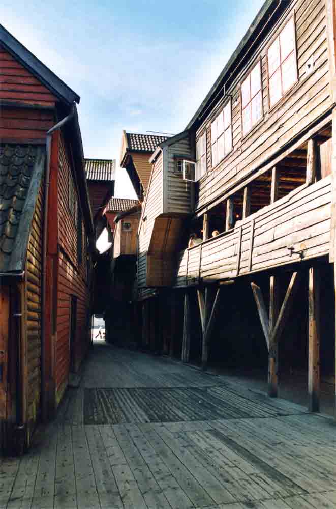 149 - Noruega - Bergen - muelle de Bryggen - interior - 2001